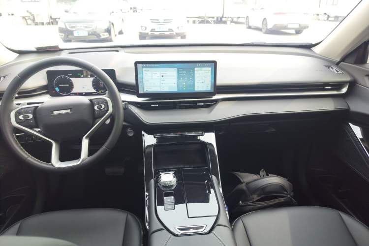 Used Haval H6 2022 3rd Generation 1.5T Automatic Two-Wheel Drive Max Center Console