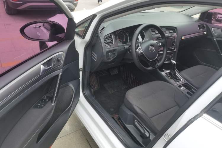 Used Volkswagen Golf 2015 1.4TSI Automatic Comfort Model