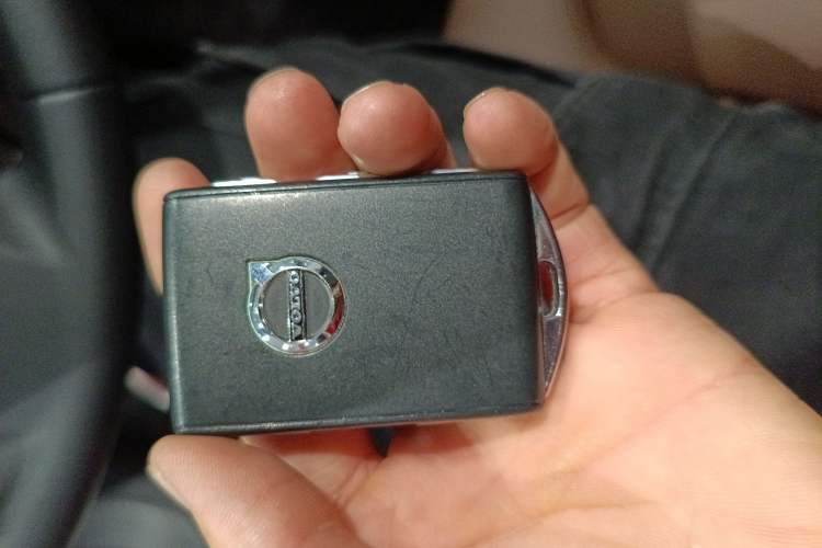 Used Volvo XC60 2024 B5 4x4 Smart Luxury Edition Interior 1