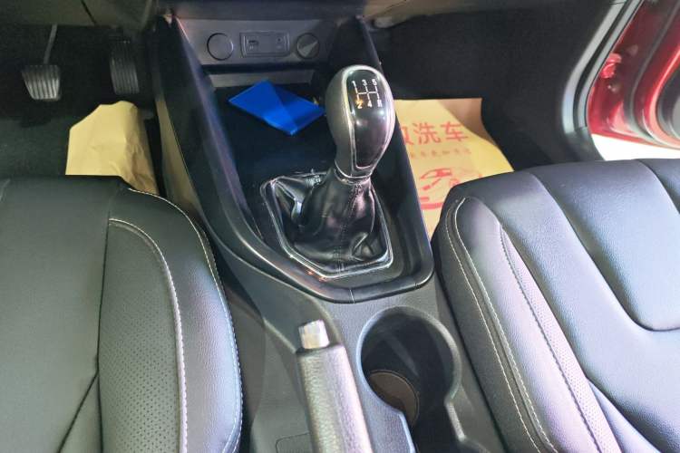 Used Dongfeng Fengon 580 2021 Revised ☆ Star Edition 1.8L Manual Elite Version Gear Lever