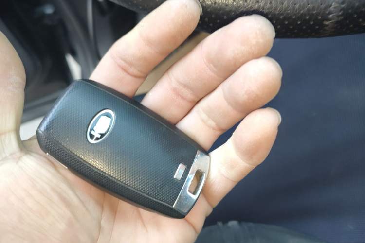 Used Kia Sorento 2015 Sorento L 2.4L Gasoline 4WD Elite Edition 5 Seats China V Emission Standard Vehicle Key