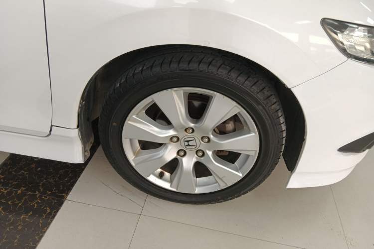 Used Honda Jade 2016 1.8L Automatic Comfort Elite Version 5 Seats Right Front Wheel Hub