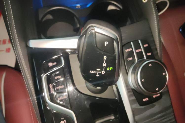 Used BMW 5 Series New Energy 2022 Second Facelift 535Le M Sport Package Gear Lever