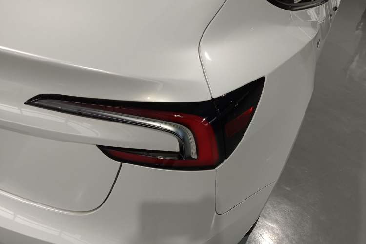 Used Tesla Model 3 2025 Rear-Wheel-Drive Version