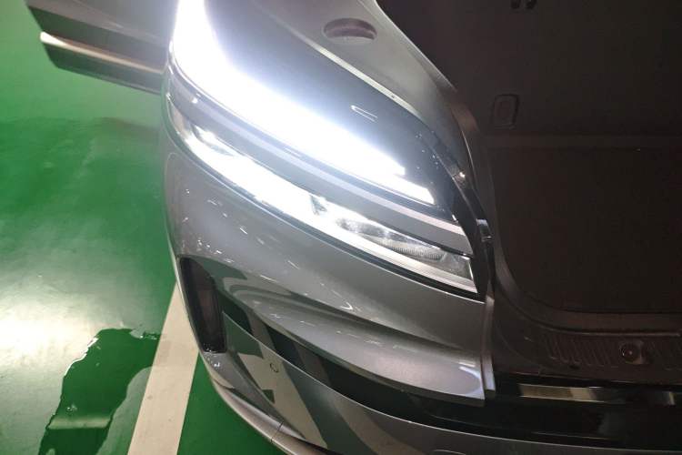 Used ONVO Luxeed L90 2025 Model—Max Six-Seater Version