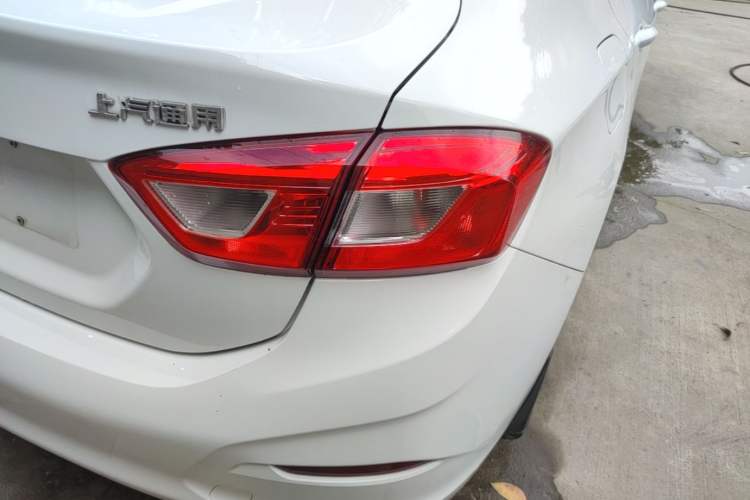 Used Chevrolet Cruze 2018 320 Automatic Pioneer Sunroof Edition
