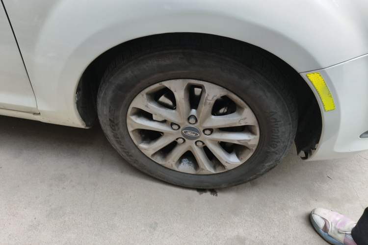 Used Ford Focus 2013 Hatchback Classic 1.8L Manual Base Model Right Front Wheel Hub