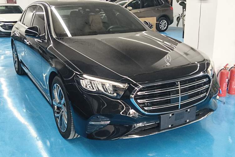 Used Mercedes-Benz E-Class 2024 Refresh E 300 L Stylish Edition Front Right 45 Deg