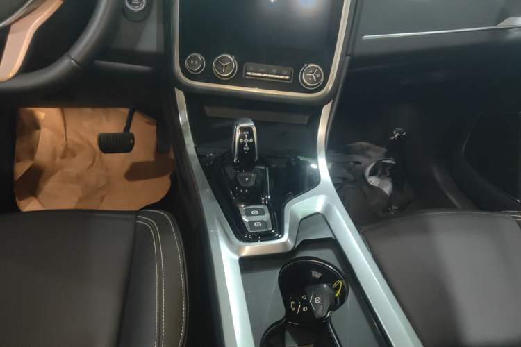 Used Lynk & Co 01 2017 2.0T Two-Wheel Drive Pro Edition
