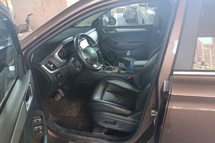 Used Roewe RX5 2016 20T Two-Wheel Drive Automatic Internet Smart Edition
