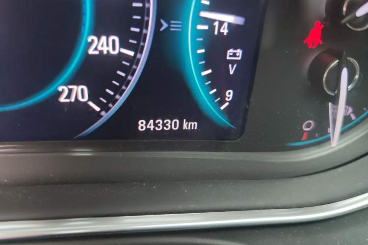 Used Buick Regal 2015 1.6T Elite Tech Model Odometer Close Up