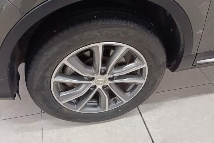 Used Geely Auto Emgrand X7 Sport 2018 1.8TD Automatic Two-Wheel Drive Smart Connect 4G Internet Edition
