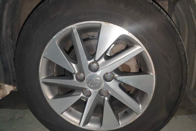 Used Toyota Alphard 2011 3.5L Luxury Edition Right Front Wheel Hub