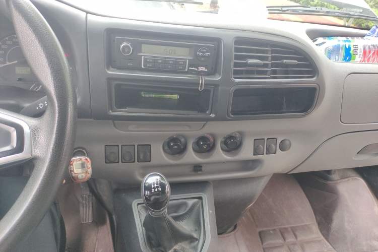 Used JMC Transit 2019 2.8T Commercial Version Short Wheelbase Mid-Roof 6-Seater China VI JX493