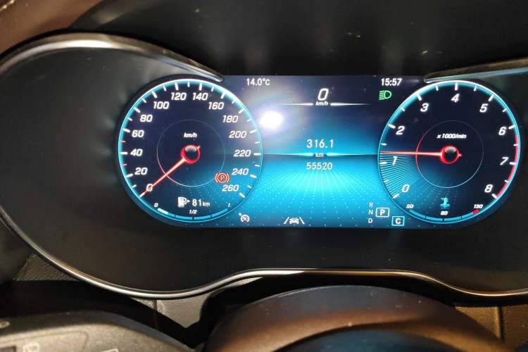 Used Mercedes-Benz GLC 2021 GLC 300 L 4MATIC Dynamic Model Odometer Close Up