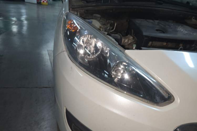 Used Peugeot 308 2013 1.6L Automatic YouShang Model Right Front Headlight