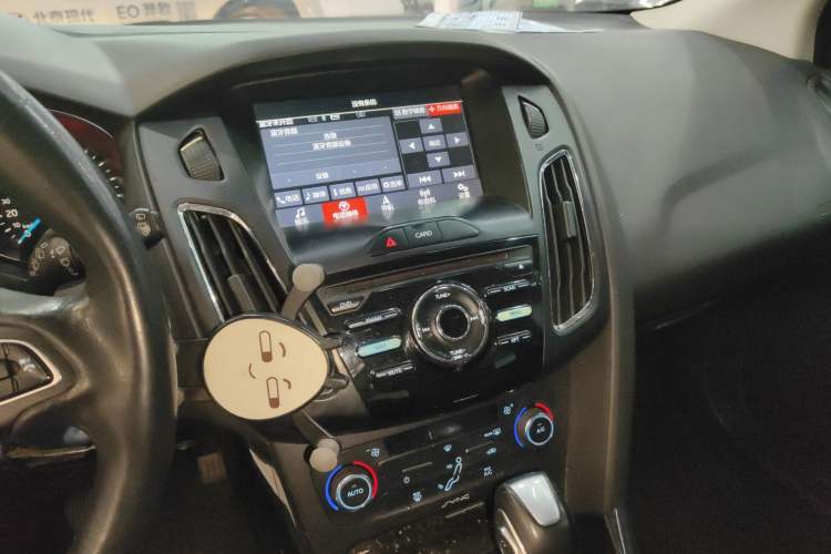 Used Ford Focus 2015 Hatchback EcoBoost 125 Automatic Supreme Style Edition
