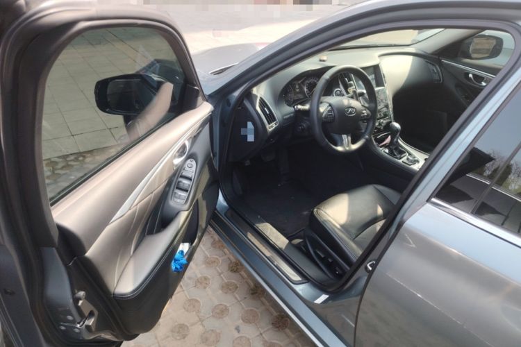 Used Infiniti Q50 2014 3.7L Luxury Edition
