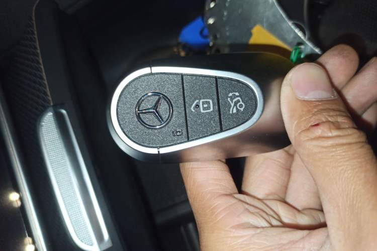 Used Mercedes-Benz EQE SUV 2024 350 4MATIC Pioneer Edition Vehicle Key