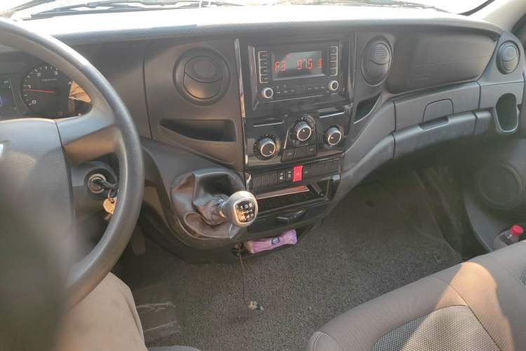 Used Iveco Eurocargo 2020 2.3T Manual Super-Rui Short Wheelbase High Roof High-Performance F1A
