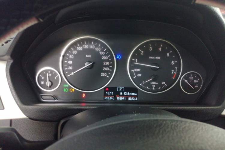 Used BMW 3 Series GT 2014 320i Leading Model
