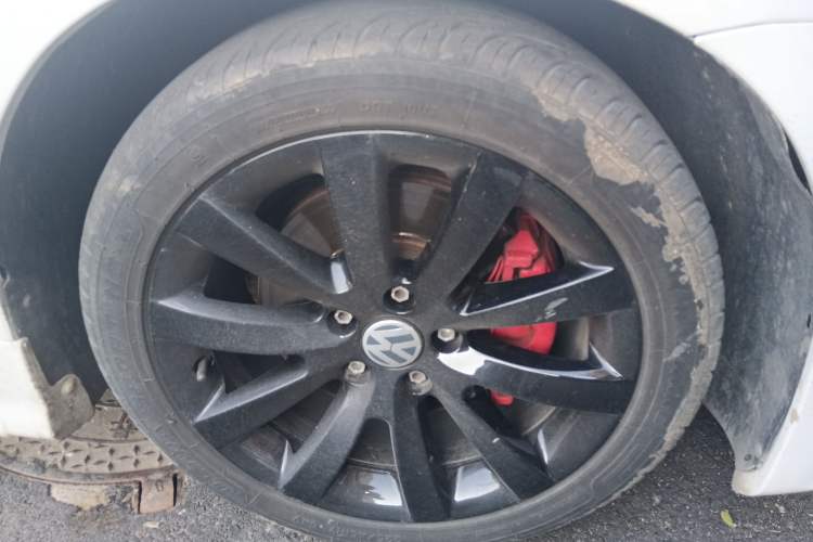 Used Volkswagen Scirocco 2011 1.4 TSI Comfort Edition Right Front Wheel Hub