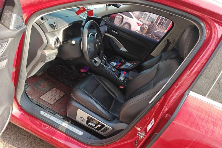 Used Wey VV6 2020 2.0T Two-Wheel Drive Smart Enjoyment+