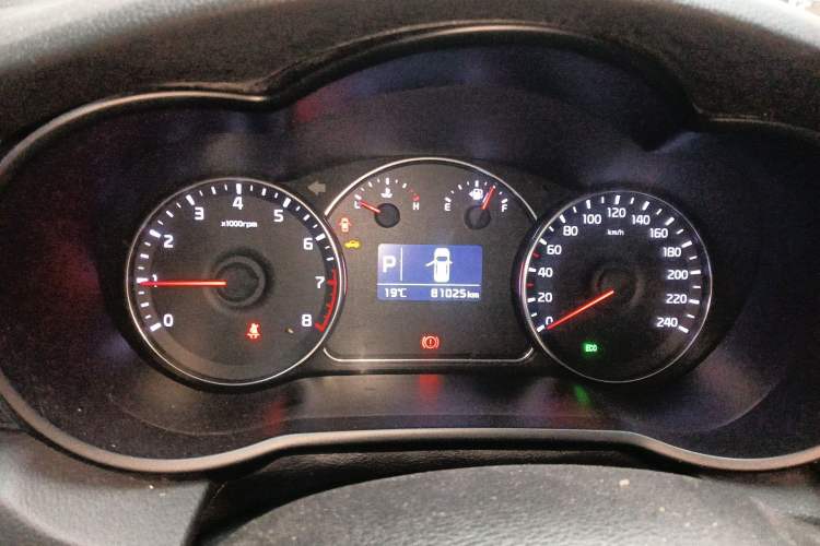 Used Kia Carens 2013 2.0L 7-Seater Automatic Comfort Edition China IV Standard