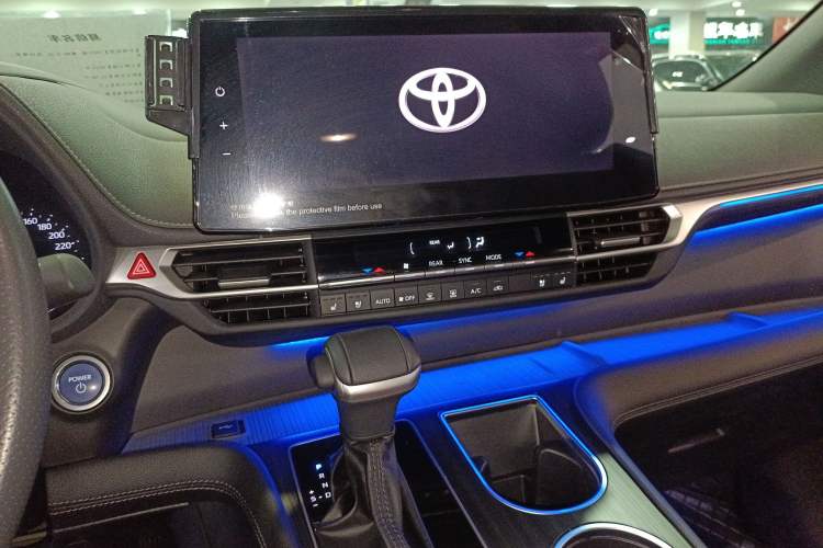 Used Toyota SIENNA 2023 2.5L Hybrid Deluxe Edition
