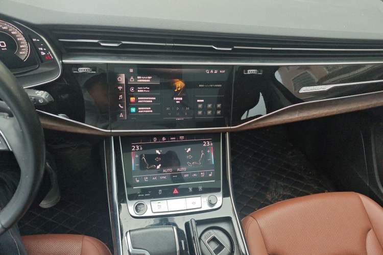 Used Audi Q7 2022 45 TFSI quattro S line Sport Edition Audio And AC Panel