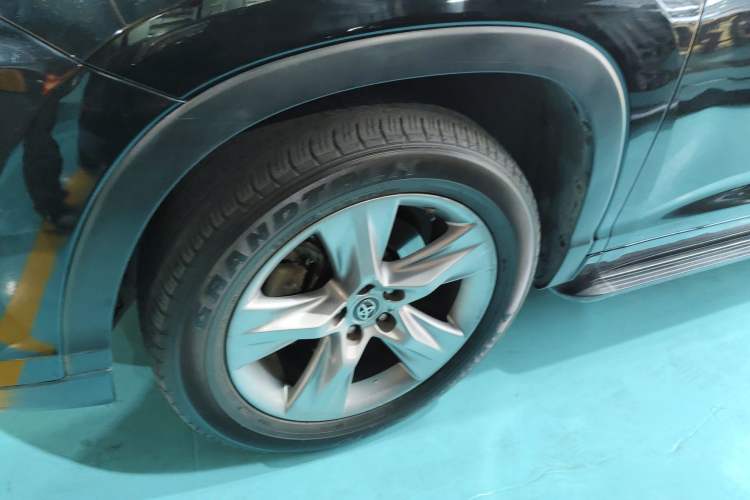 Used Toyota Highlander 2018 2.0T Four-Wheel Drive Luxury Edition 7 Seats China V Emission Standard
