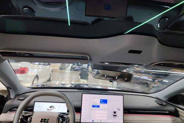 Used Geely Galaxy 8 2025 130km EM-i Deluxe Edition Headliner