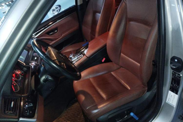 Used BMW 5 Series 2013 530Li Leading Model