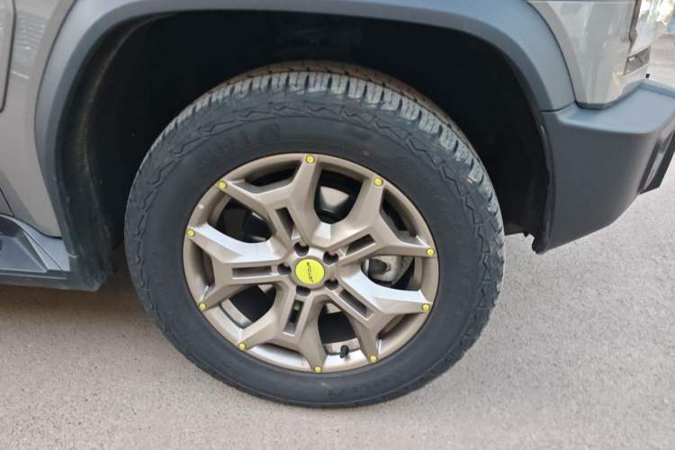 Used JETOUR Traveler 2023 2.0T Four-Wheel Drive Conqueror Right Front Wheel Hub