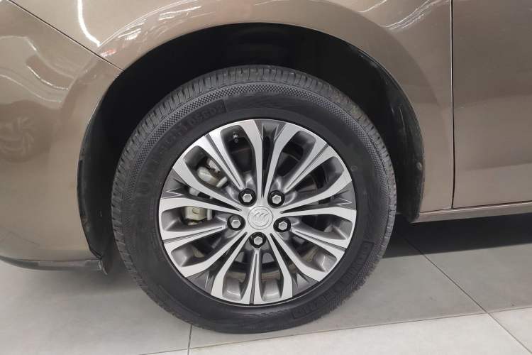 Used Buick GL8 2021 Land Cruiser Executive Class 652T Comfort Model
