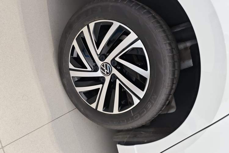 Used Volkswagen Lavida 2024 300TSI DSG Starry Sky Leading Edition Right Rear Wheel Hub