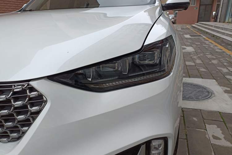 Used Wey VV6 2021 2.0T Two-Wheel Drive Smart Protection+