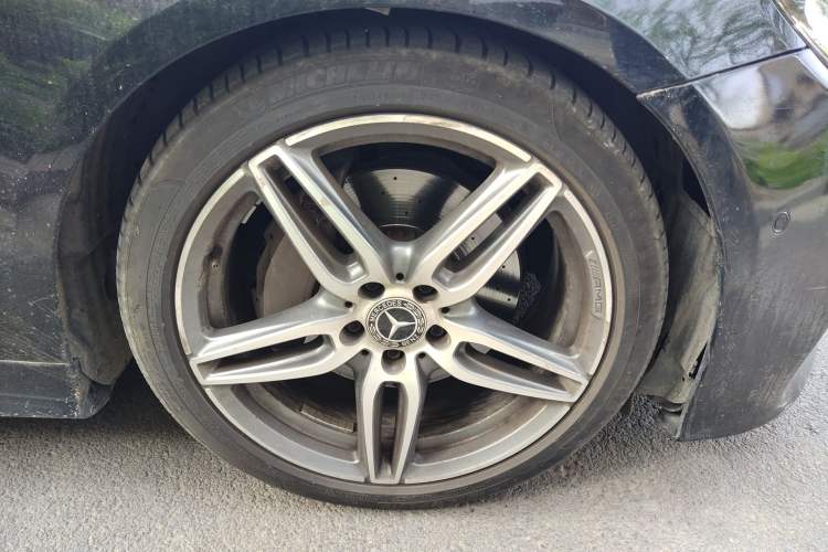 Used Mercedes-Benz E-Class 2017 E 200 Coupe Right Front Wheel Hub