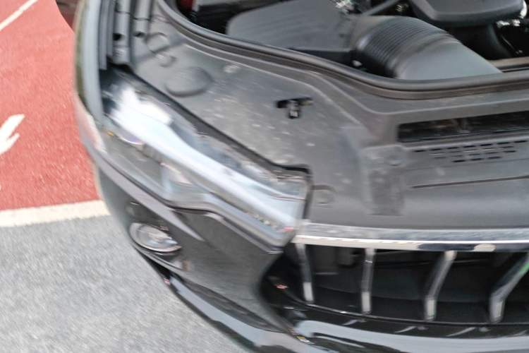 Used Maserati Levante 2018 3.0T Standard Edition Right Front Headlight