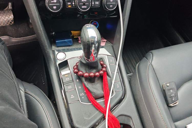 Used Volkswagen Tharu 2020 280TSI Two-Wheel Drive Luxury Edition China VI Standard
