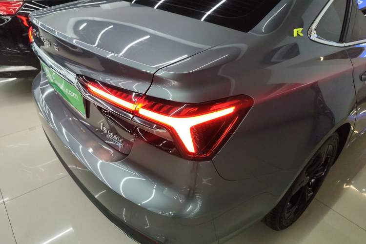 Used Roewe i6 MAX 2020 300TGI Automatic "Swell Cool Smart Drive" Edition
