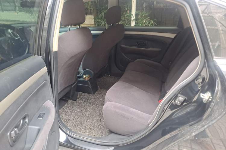 Used Nissan Sylphy 2016 Classic 1.6XE Manual Leading Edition Left Rear Seat