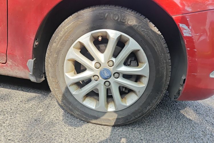 Used Ford Focus 2013 Hatchback Classic 1.8L Manual Base Model Right Front Wheel Hub