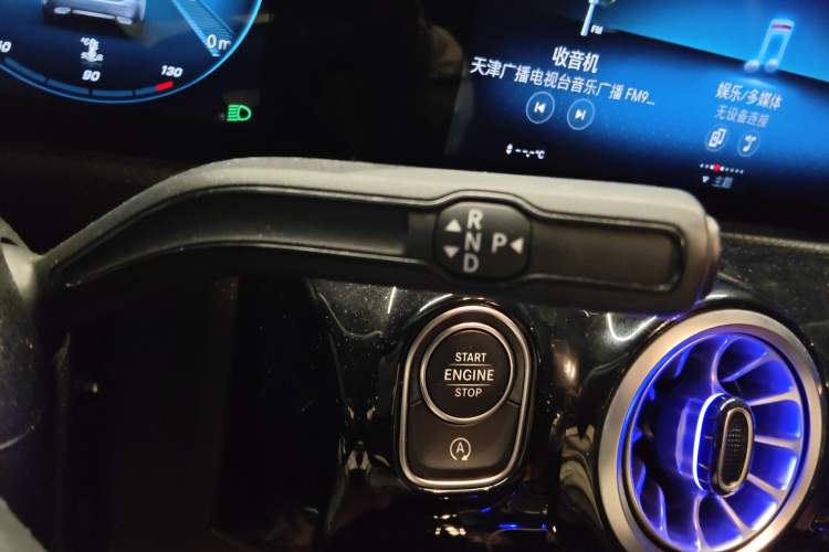 Used Mercedes-Benz A-Class 2022 Second Facelift A 200 L Sport Sedan Fashion Version
