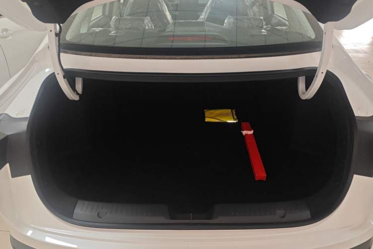 Used CHANGAN Eado 2025 Blue Whale 1.5T 500Bar Prestige Model
