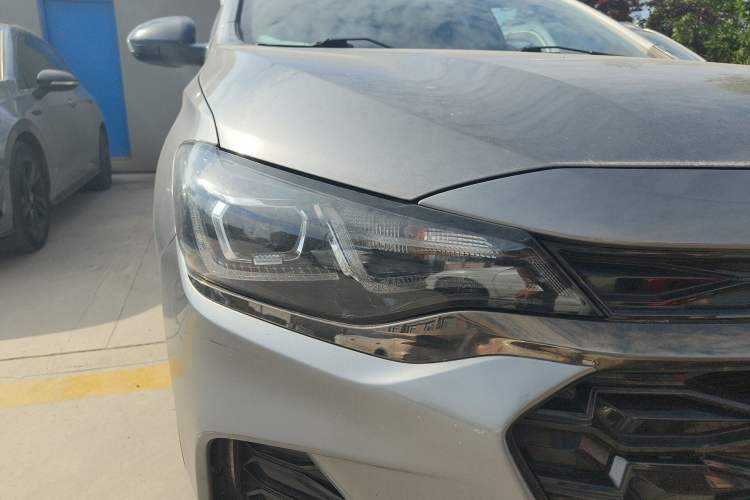 Used Chevrolet Monza 2019 RS 330T Automatic Comfort Edition China VI Standard Right Front Headlight