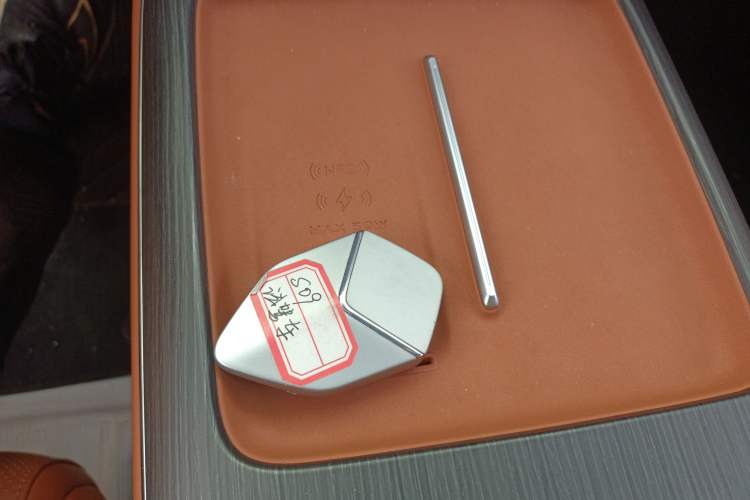 Used Deepal S09 2025 Model Four-Wheel Drive Ultra+ Customized Long-Range Version Vehicle Key