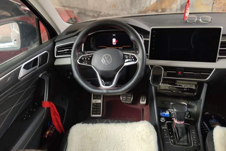 Used Volkswagen Tiguan L 2022 330TSI Automatic Two-Wheel Drive R-Line Enhanced Edition
