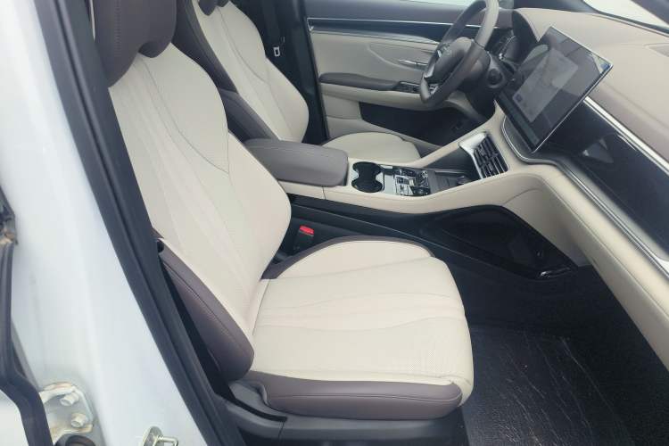 Used BYD Song PLUS New Energy 2025 EV Intelligent Driving Edition 520km Luxury Model
