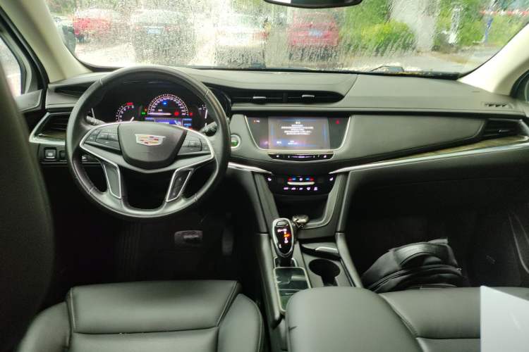 Used Cadillac XT5 2016 25T Luxury Model
